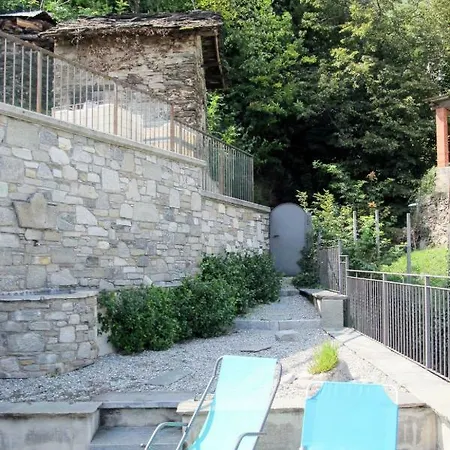 Locazione Turistica Casa Il Falco Hébergement de vacances